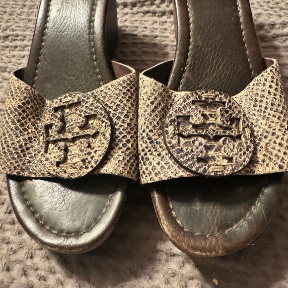 Tory Burch 7 Snakeskin Patti Wedge Heel Worn - Picture 6 of 10